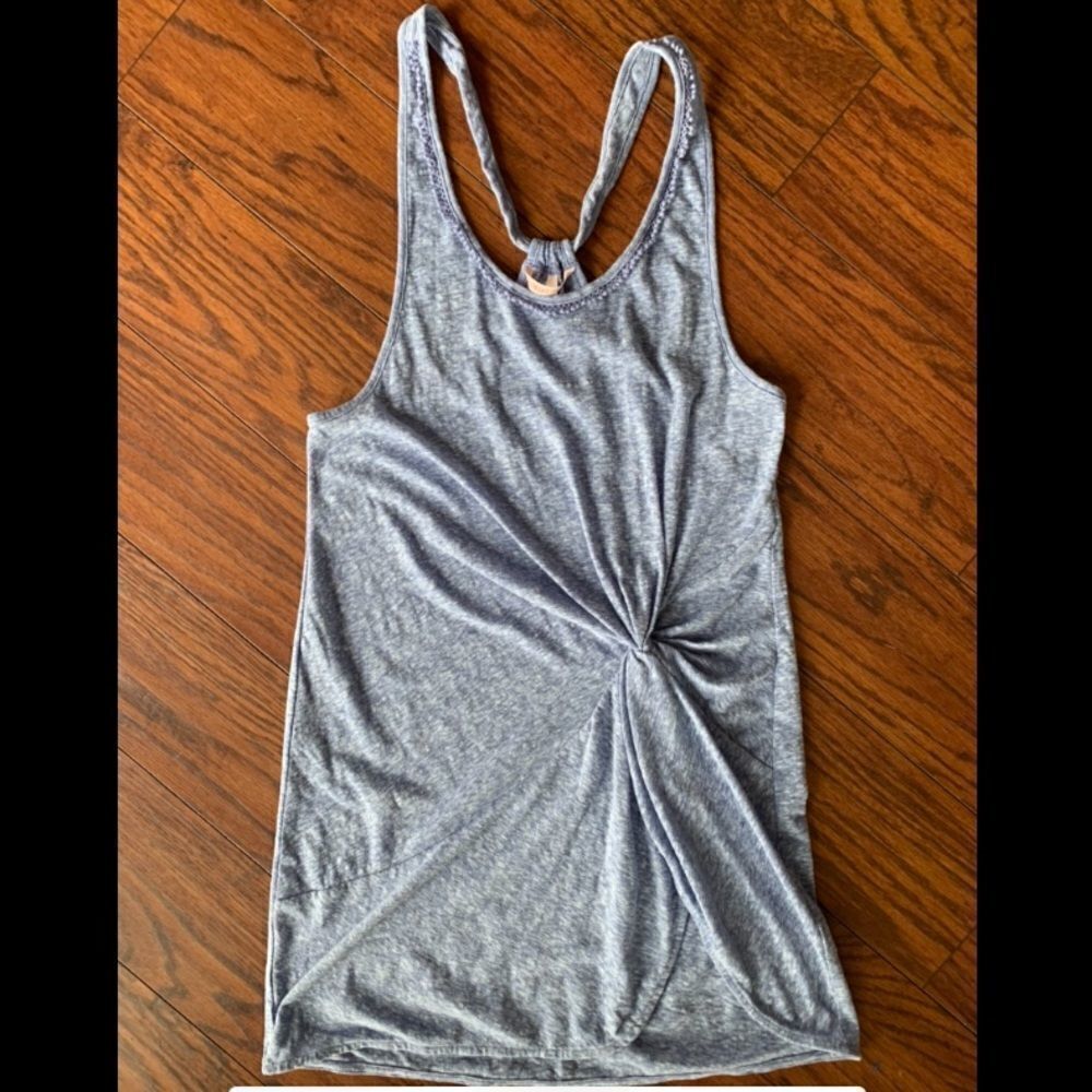 VS knotted front tunic tank top. Small